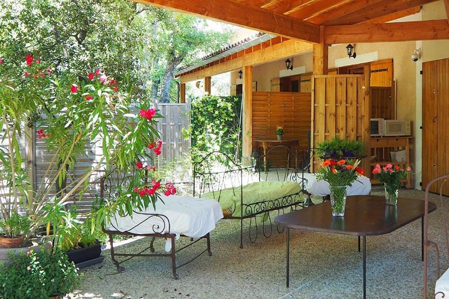 Holiday home Escapades En Ventoux *